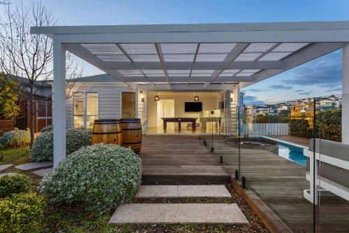 Hamptons Elegance Views Pool & Spa