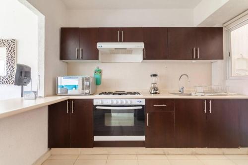 Kitchen, Acapulco Diamante. Casa de descanso in La Poza