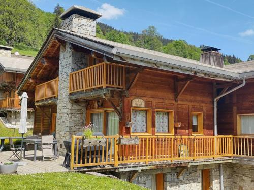 Chalet spacieux avec sauna, 4 chambres et Wi-Fi - FR-1-671-50 - Location, gîte - Les Gets