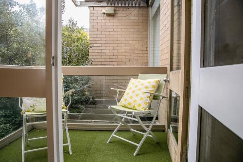 70s-Style Retro Stay in Geelong's City Centre