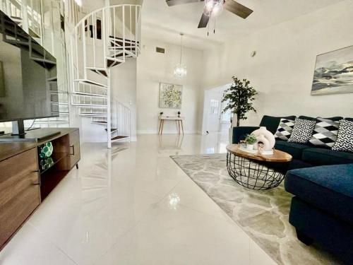 Stylish 3/2 getaway! Near Theme Parks! Stylish 3/2 getaway! Near Theme Parks!