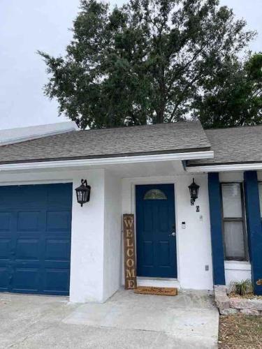 Stylish 3/2 getaway! Near Theme Parks! Stylish 3/2 getaway! Near Theme Parks!