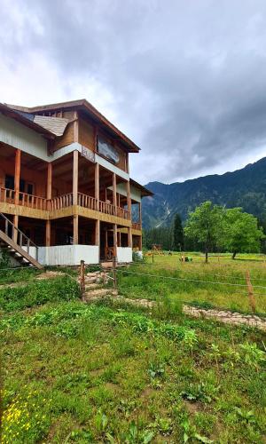 Vista exterior, Wanderlust Chapter 1 in Sharda
