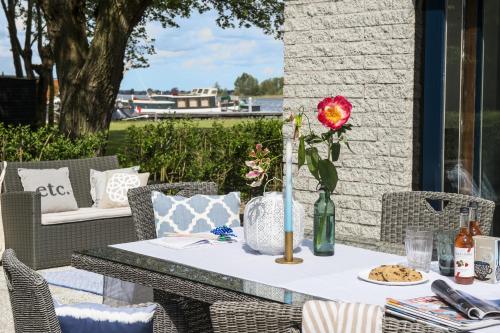 Amsterdam / Loosdrecht Rien van den Broeke Village - image 4