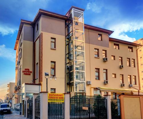 Hotel Amphitryon, Bucharest