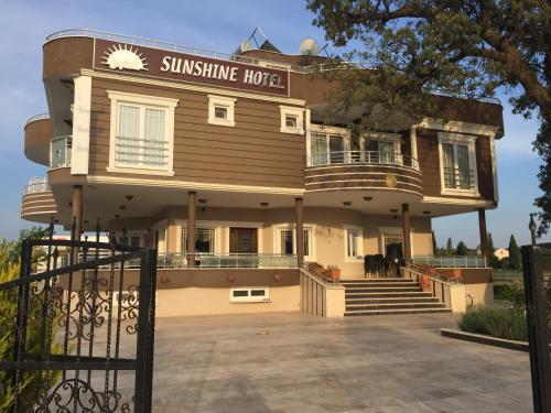 Geyi̇kli̇ Sunshi̇ne Hotel