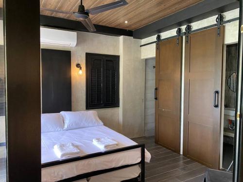 Spacious Beachfront Unit at Canyon Cove Nasugbu, Nasugbu (foto 8)