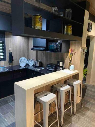 Spacious Beachfront Unit at Canyon Cove Nasugbu, Nasugbu (foto 10)