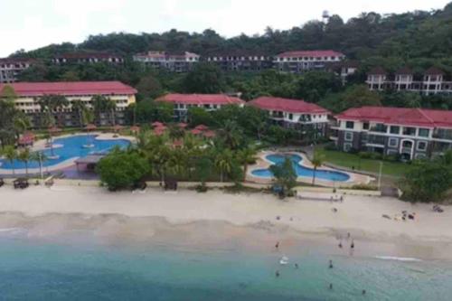 Spacious Beachfront Unit at Canyon Cove Nasugbu in Natipuan