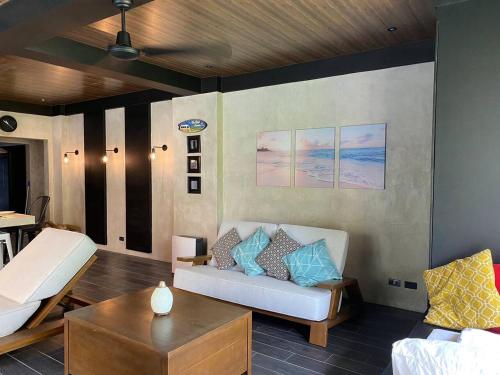 Spacious Beachfront Unit at Canyon Cove Nasugbu in Natipuan