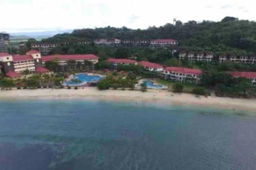 Spacious Beachfront Unit at Canyon Cove Nasugbu in Natipuan