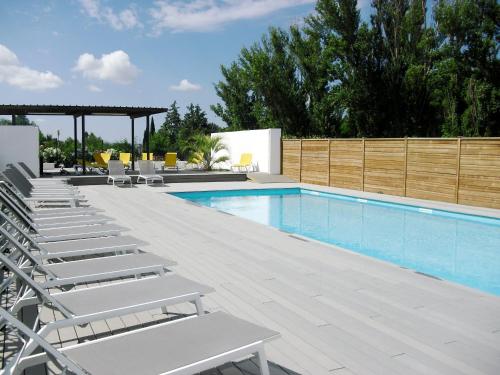 Piscina, Studio a Deux Pas d'Aix in Suburbs