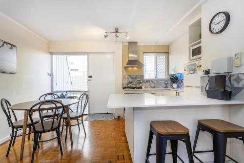 Sunny South Perth Apartment - EXECUTIVE ESCAPES