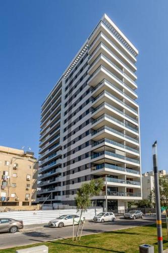 Bat Yam SEA VIEW 2BR/2Bath in New Building in Bat Yam