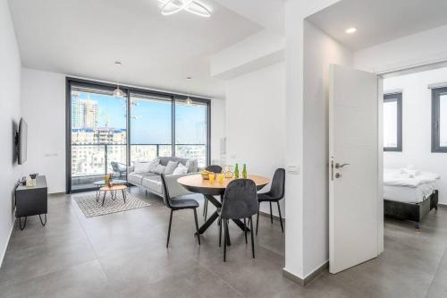 Bat Yam SEA VIEW 2BR/2Bath in New Building in Bat Yam