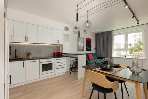 кухня, Warsaw Piaseczno Stylish Apartment by Noclegi Renters in Пясечно