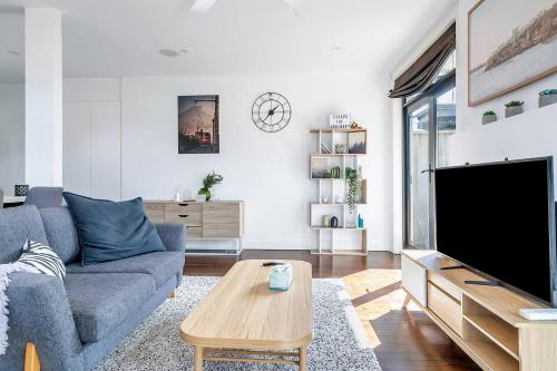 'Made in Sydney' Chic Shop Conversion with Courtyard - image 6