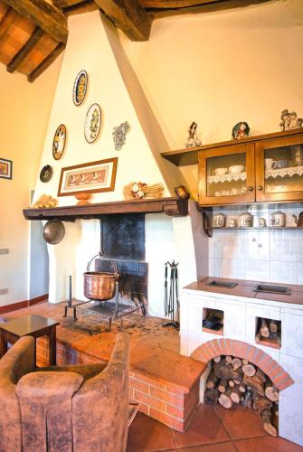 Agriturismo Galgani - Historical Medieval House with Exclusive Pool and Park