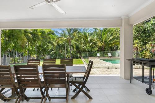 บริการและสิ่งอำนวยความสะดวก, 'Coco Tierra' Expansive Cairns Oasis with Pool in คาราโวนิกา