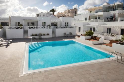 Flower Beach suite Pool