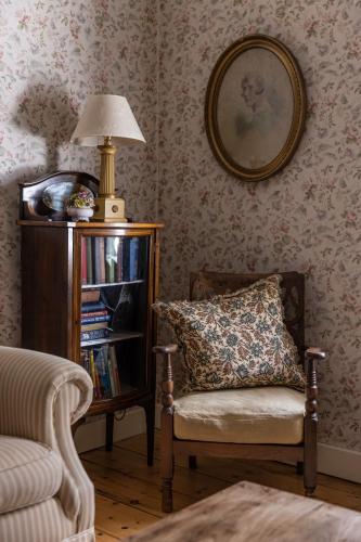 Three-Bedroom Apartment image 6