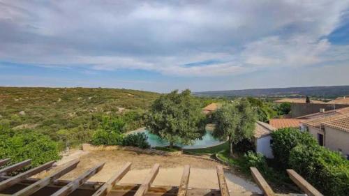 Villa 10 P piscine lagon avec vue époustouflante proche Uzès