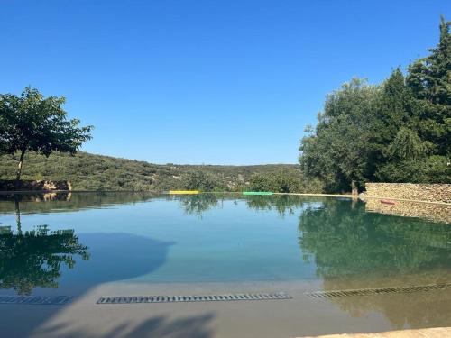 Villa 10 P piscine lagon avec vue époustouflante proche Uzès