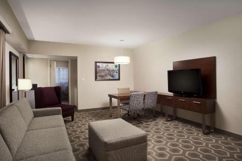Embassy Suites by Hilton Washington DC Georgetown - image 4