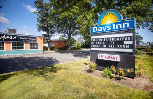 Days Inn by Wyndham Hicksville Long Island