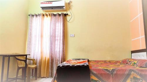 JHALLY GUEST HOUSE -- LPU Law Gate -- Studio Rooms -- Special for Parents, Students, Couples