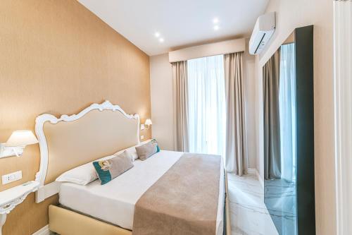 Double Room image 10