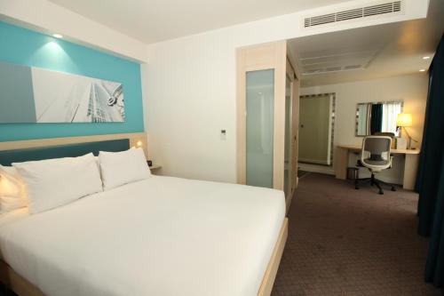 Hampton By Hilton London Docklands - image 10