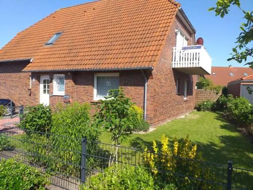 großer Leuchtturm in Norddeich, Deutschland
