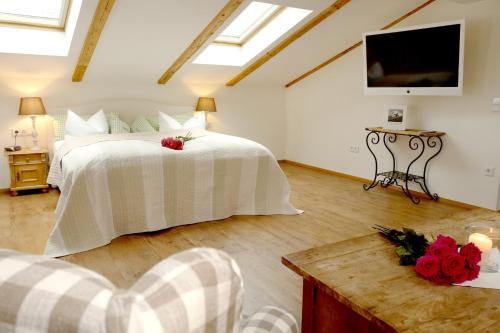 489705863 Hotel Maier zum Kirschner