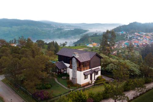 StayVista at Little Heaven with Breakfast, Ooty
