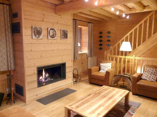 Chalet de 4 chambres avec sauna balcon amenage et wifi a Les Belleville a 2 km des pistes