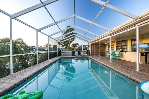 Villa Sunset Point, Cape Coral - Punta Blanca Bay, FL