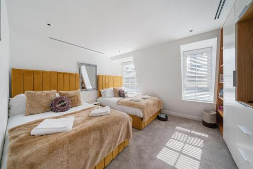 Elegant 3-Bedroom Penthouse in Marble Arch 70 - image 13