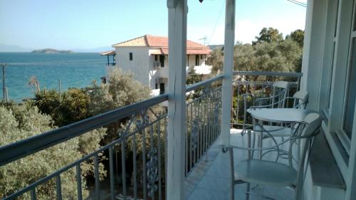 Azalea View - Amaranthos Skiathos studios - image 10