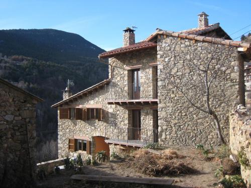A szálláshely kívülről, Ca l'Escola in Lles de Cerdanya