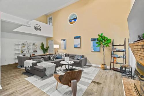 In Resort Game Room - The Play House 5BR in McGaheysville, USA