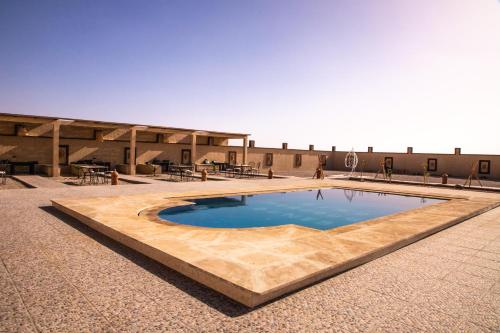 Traditional Riad Merzouga Dunes - image 2