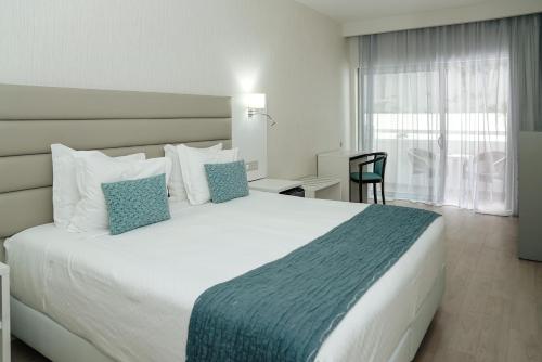 Carvi Beach Hotel - image 2