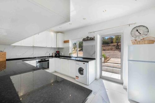 Casa Emella Luxury Villa Albufeira in Paderne