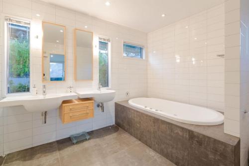 Holiday Home image 7