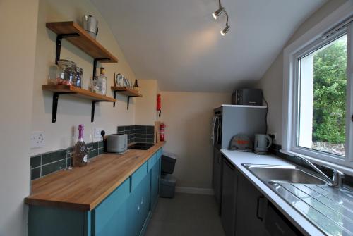 Iekārtas, Carpenters Cottage- coastal stay with garden in Pittenweem