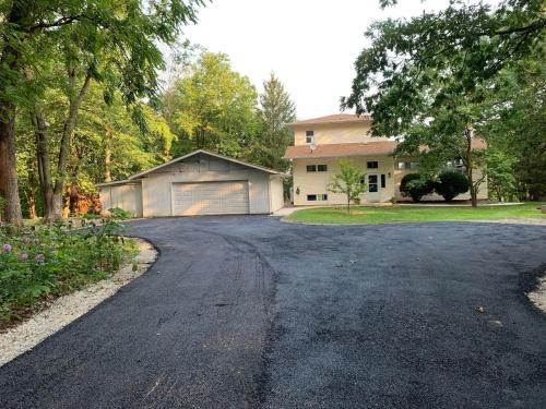 Finn's Hideaway -Modern family river home in คีโอคุก (IA)