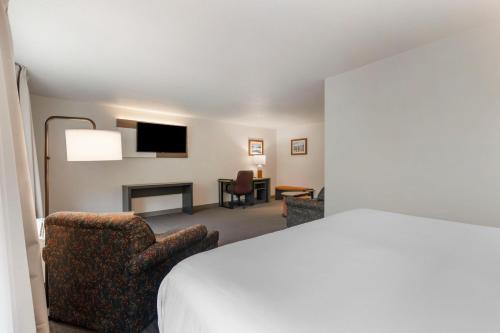 Comfort Inn & Suites Lake George - image 24