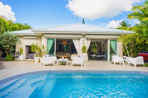 Superb villa w pool in Baie-Mauhault at the heart of Guadeloupe - Welkeys - Location, gîte - Baie-Mahault