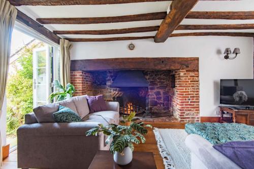 Farriers Cottage by Bloom Stays